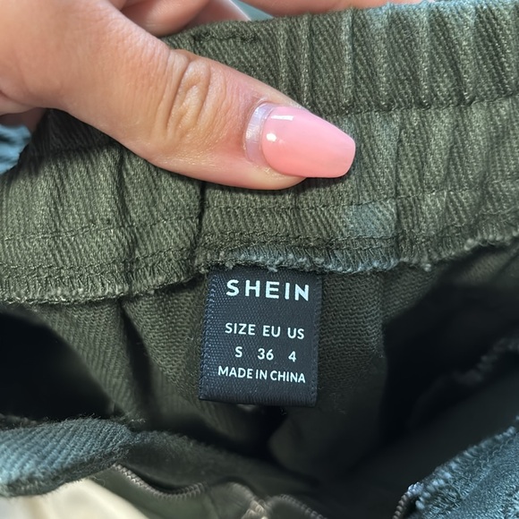 SHEIN cargo pants size 4 - Picture 2 of 3
